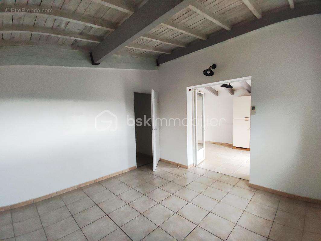 Maison à ALBA-LA-ROMAINE