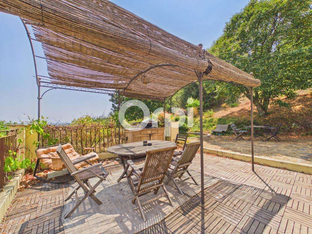 Villa individuelle renovee – vue panoramique - calme absolu - belles prestations - piscine / bassin poissons - jardin - photo 3