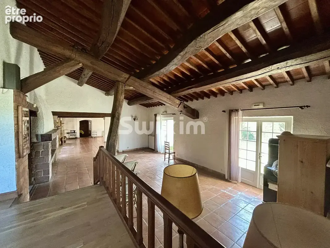 Superbe bastide en pierre de 500 m² à La Motte - photo 8