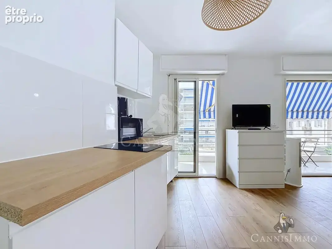 Cannes centre - grand studio coin nuit balcon - photo 5