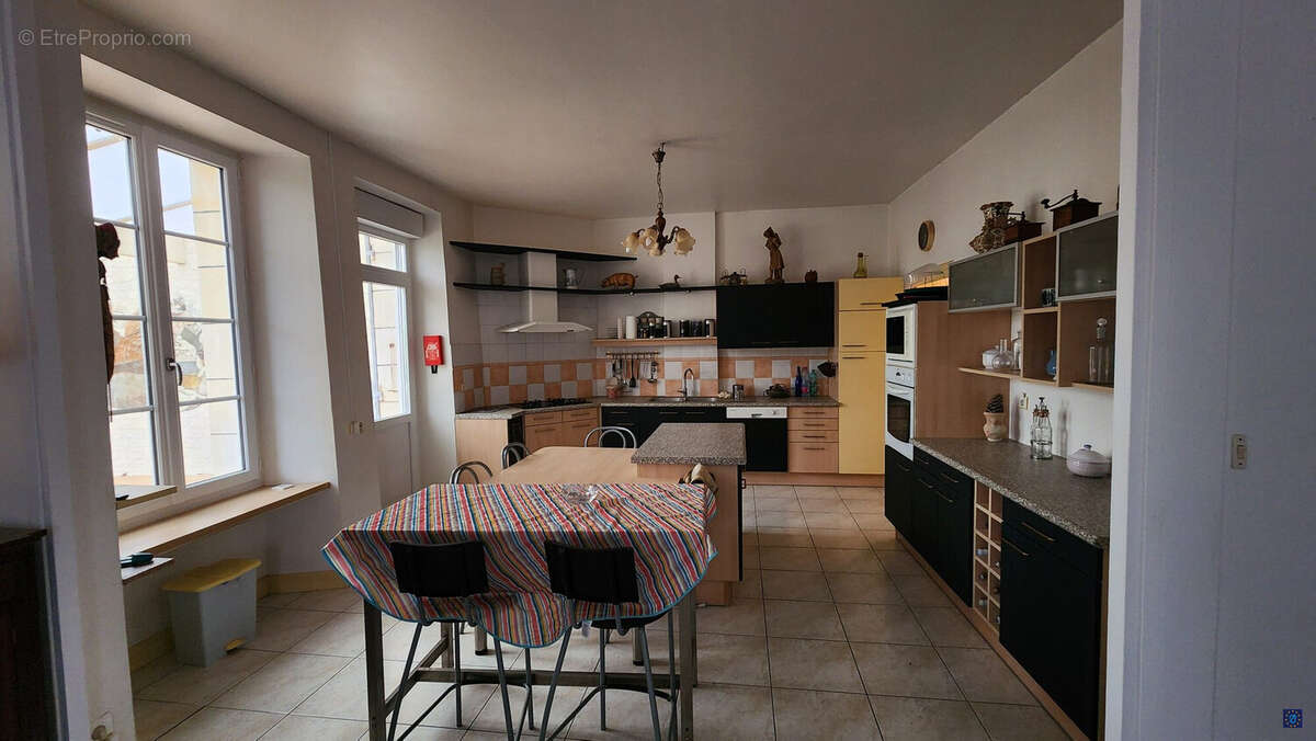 Maison à MORTAGNE-SUR-GIRONDE