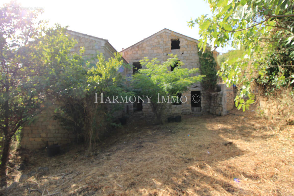 PILA-CANALE — Rare : Grand terrain en restanques de 2 154 m2avec bâtisse traditionnelle en granit à réhabilite - photo 4
