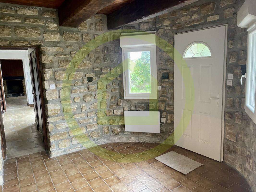 Maison à RUELLE-SUR-TOUVRE