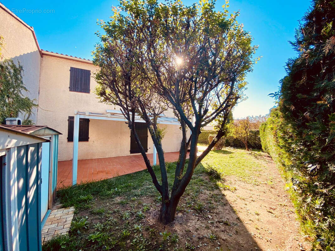 Maison à VILLENEUVE-DE-LA-RAHO