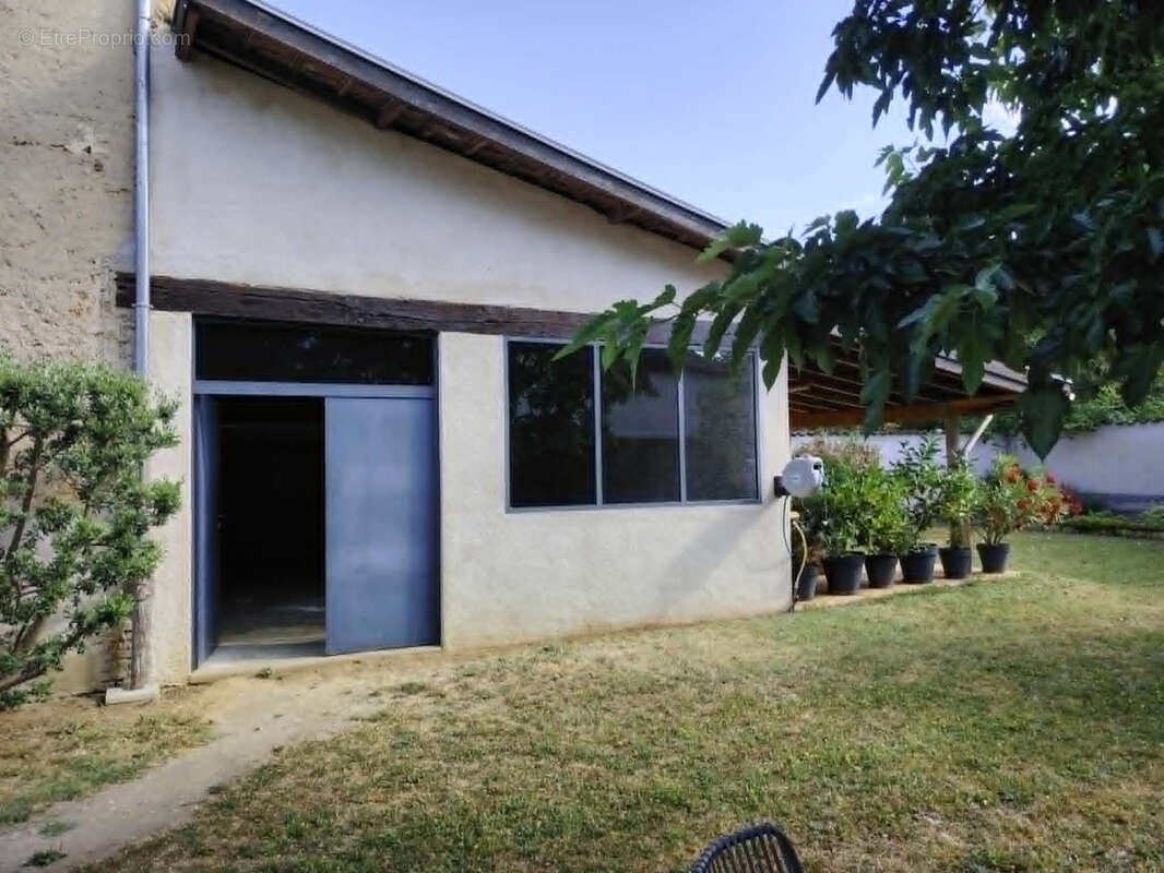 Maison de 104 m2 avec dépendances - photo 7