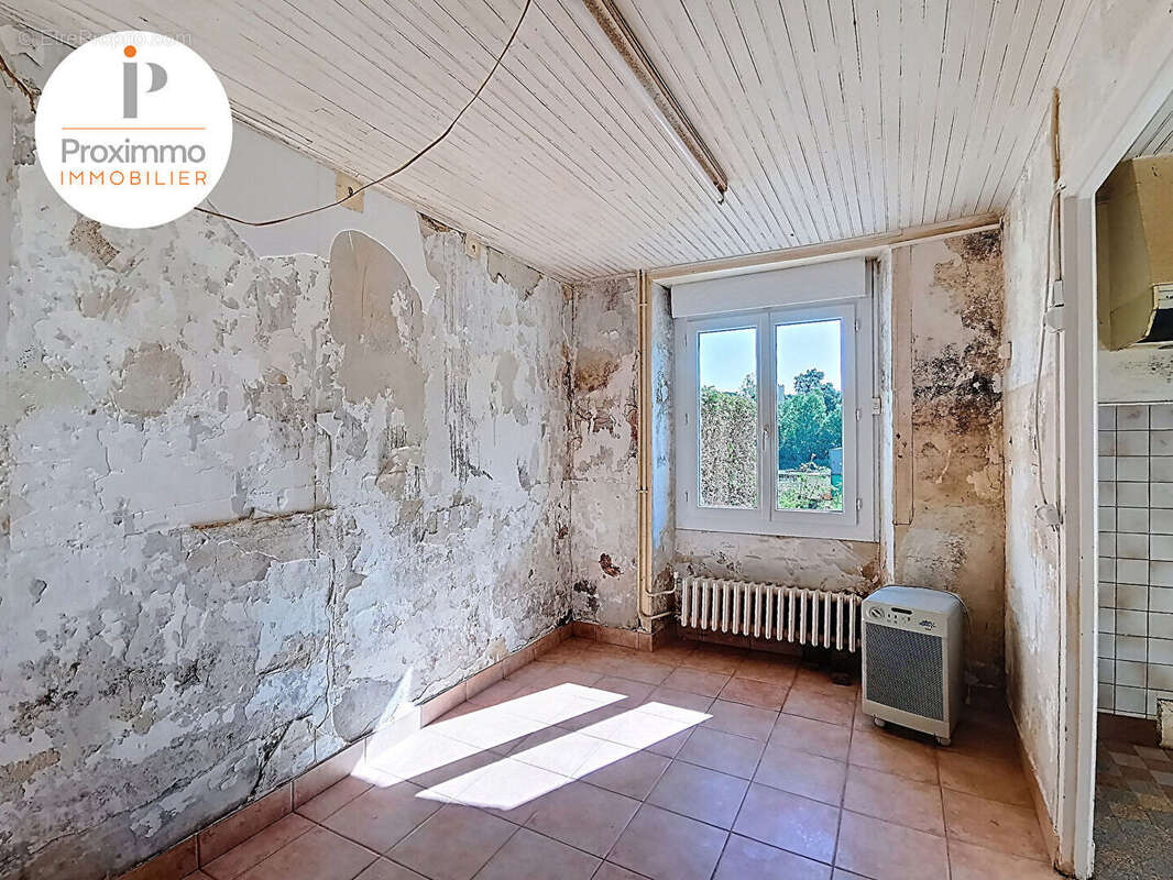 Maison a renover avec beau potentiel - photo 3