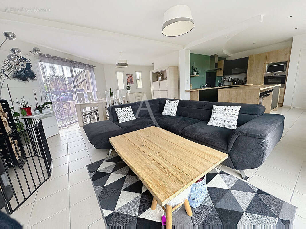 Maison à BRISSAC-QUINCE