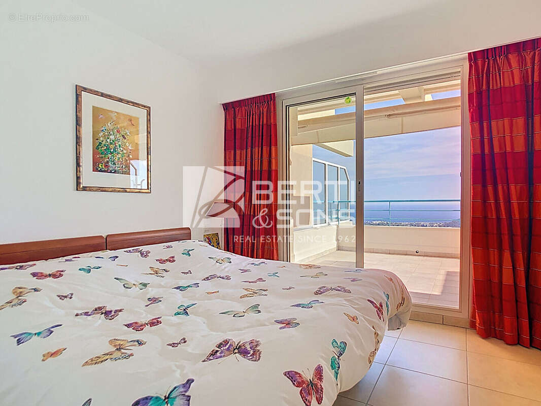 Appartement à MANDELIEU-LA-NAPOULE