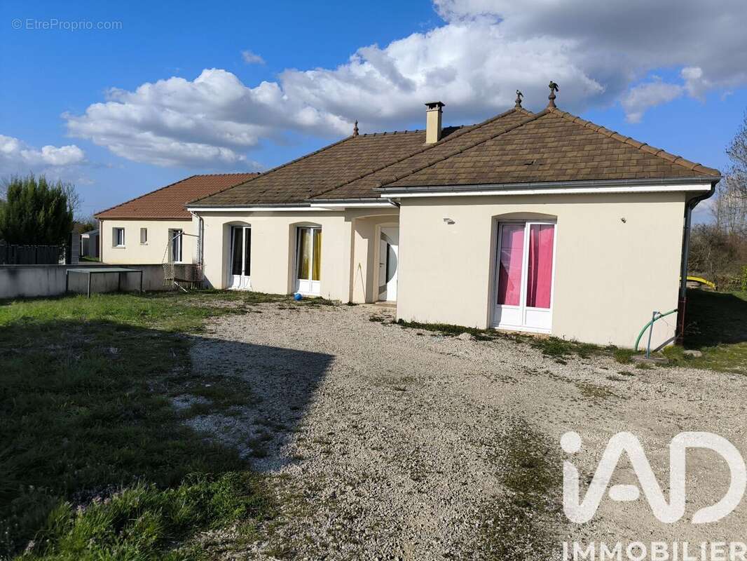 Photo 2 - Maison à CLEREY