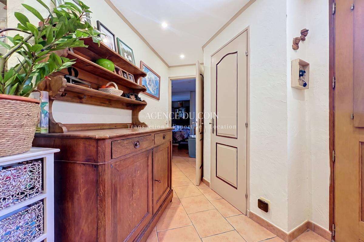 EXCLUSIVITÉ – Une maison avec jardin à petit prix à Saint-Pa - photo 11