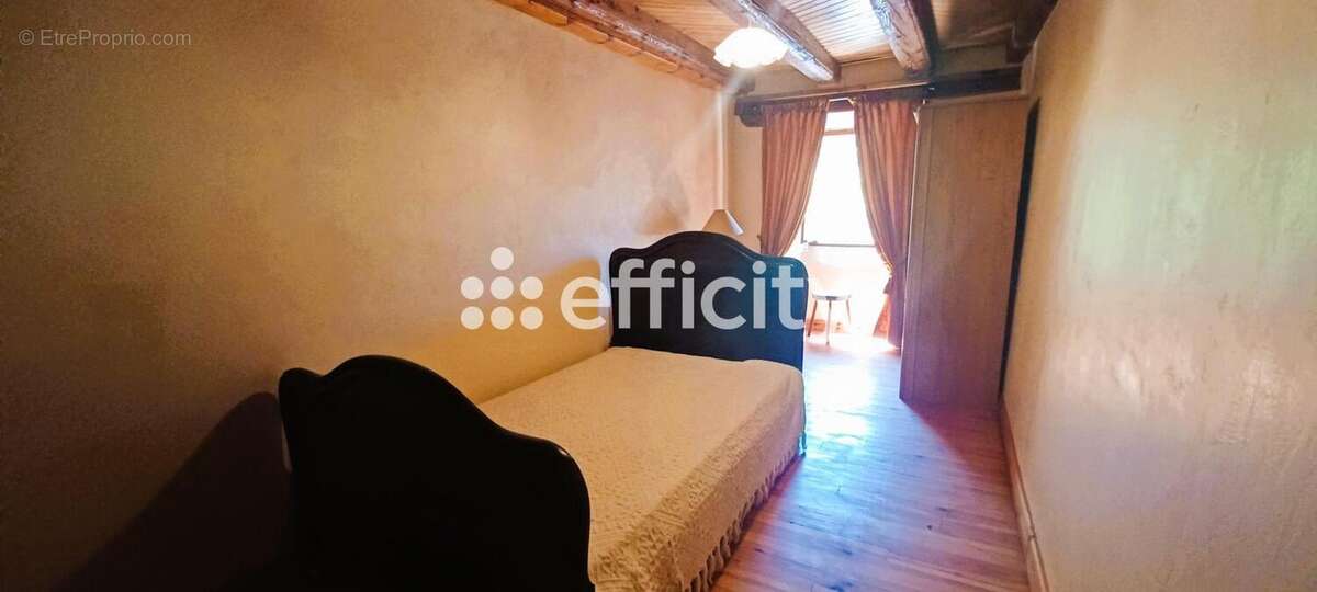 Maison 92 m² à Chaudes-Aigues  - photo 7