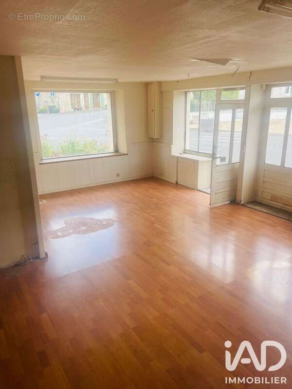 Appartement 51 m² à Lathus-Saint-Remy  - photo 3