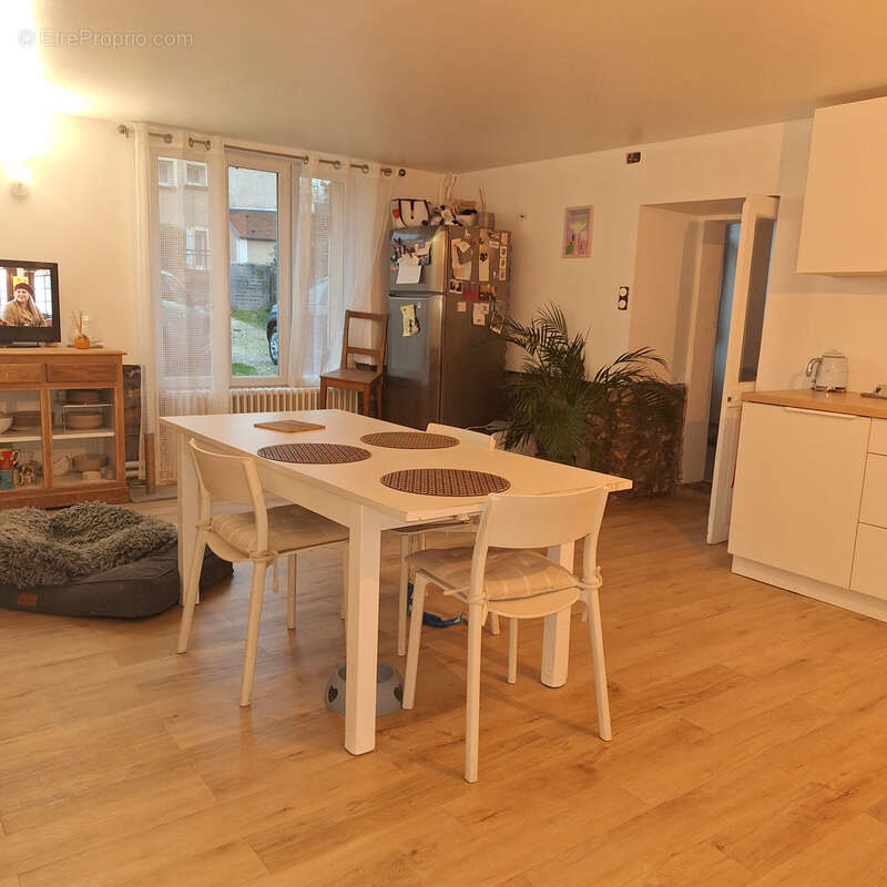 Maison à CRECY-LA-CHAPELLE