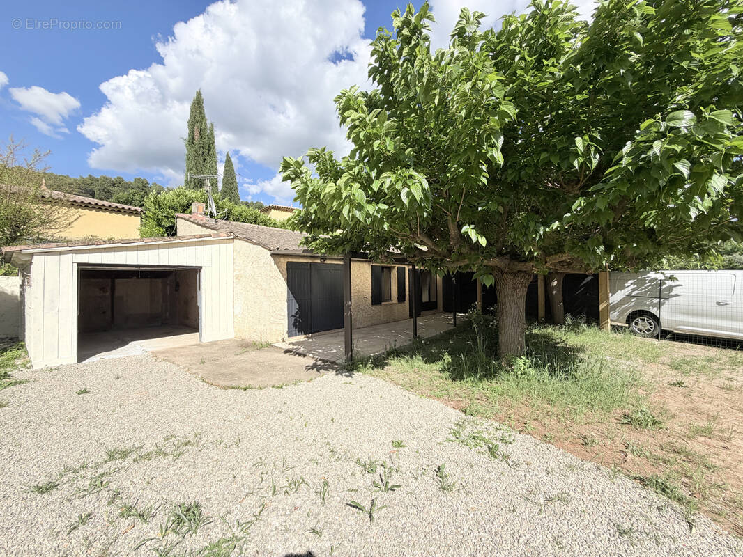 Maison à AUPS