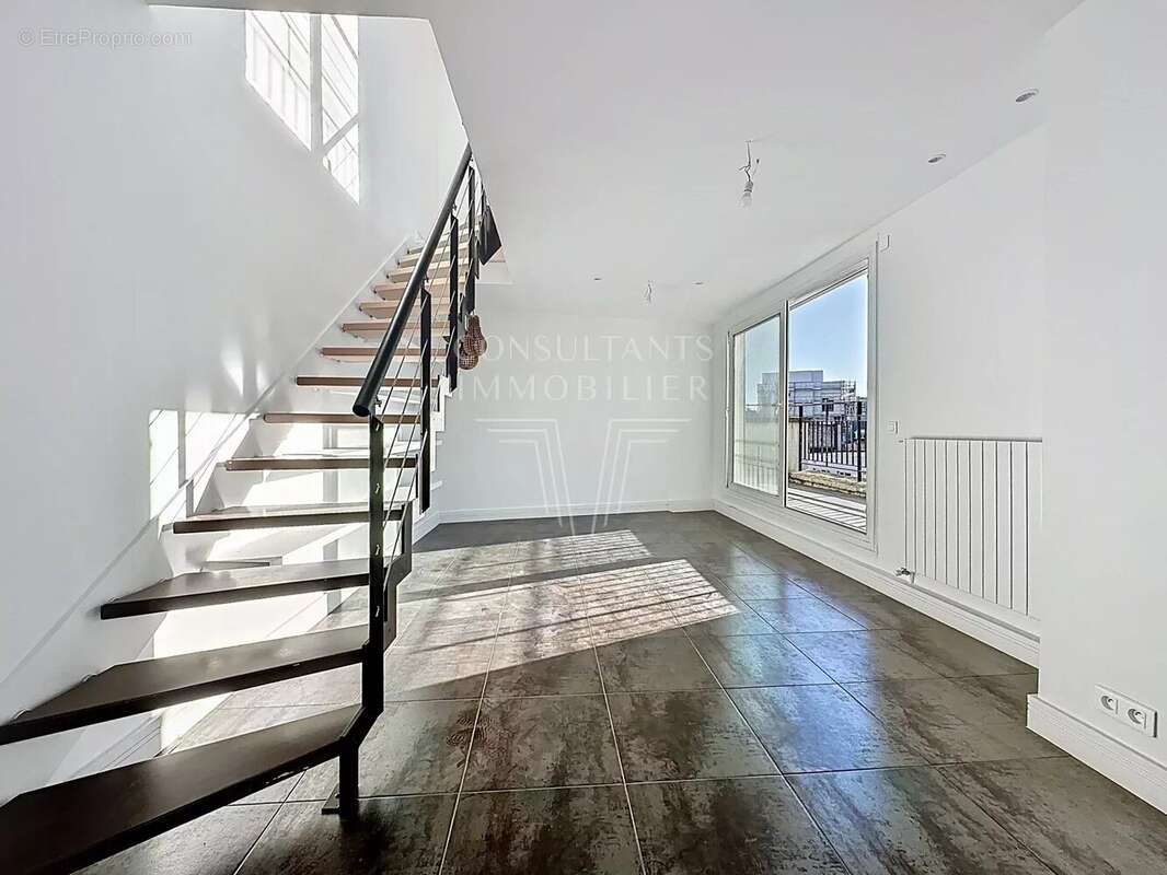 Appartement à PARIS-16E