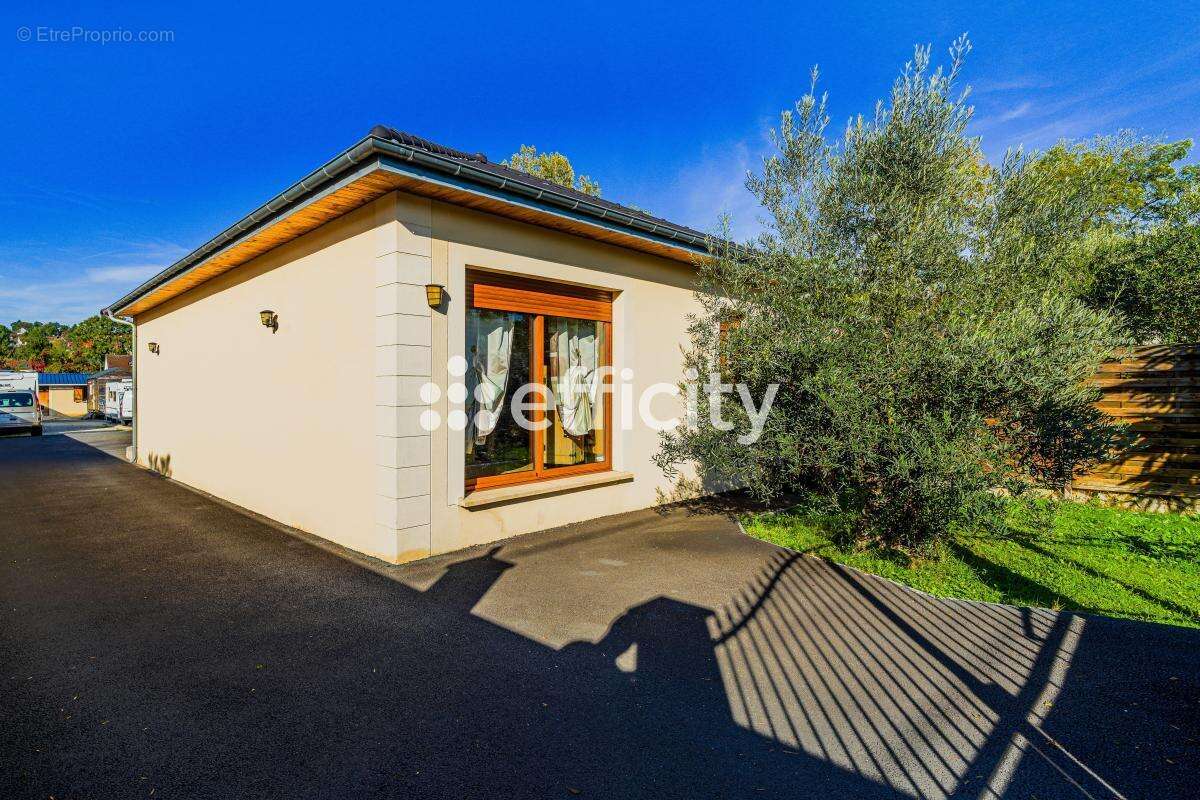 Maison à MONTEVRAIN