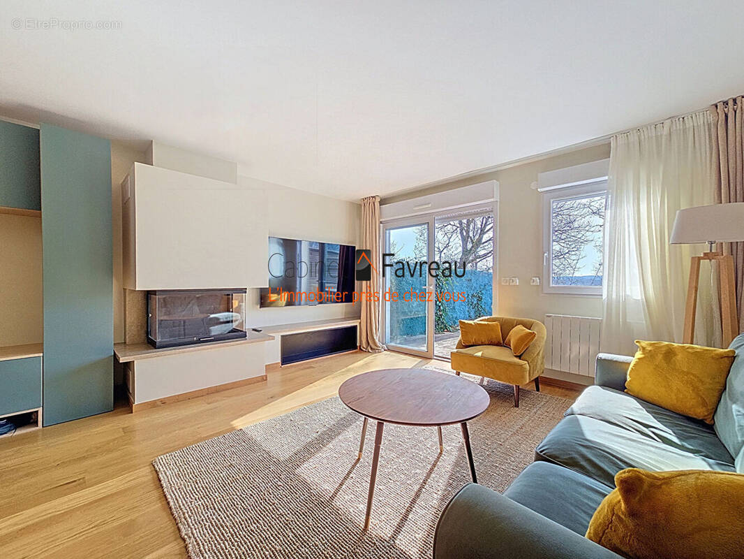 Maison à SAULX-LES-CHARTREUX