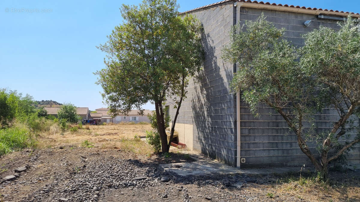 Parking à PUISSALICON