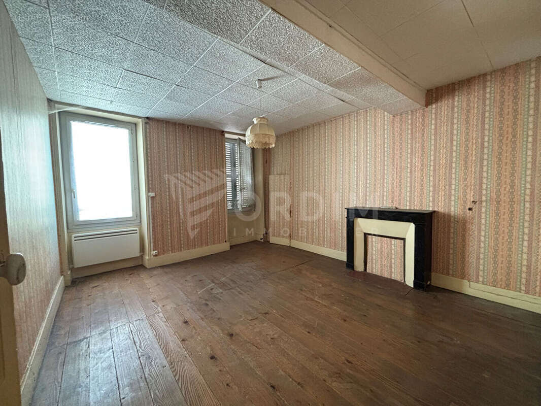 Maison à ANCY-LE-FRANC