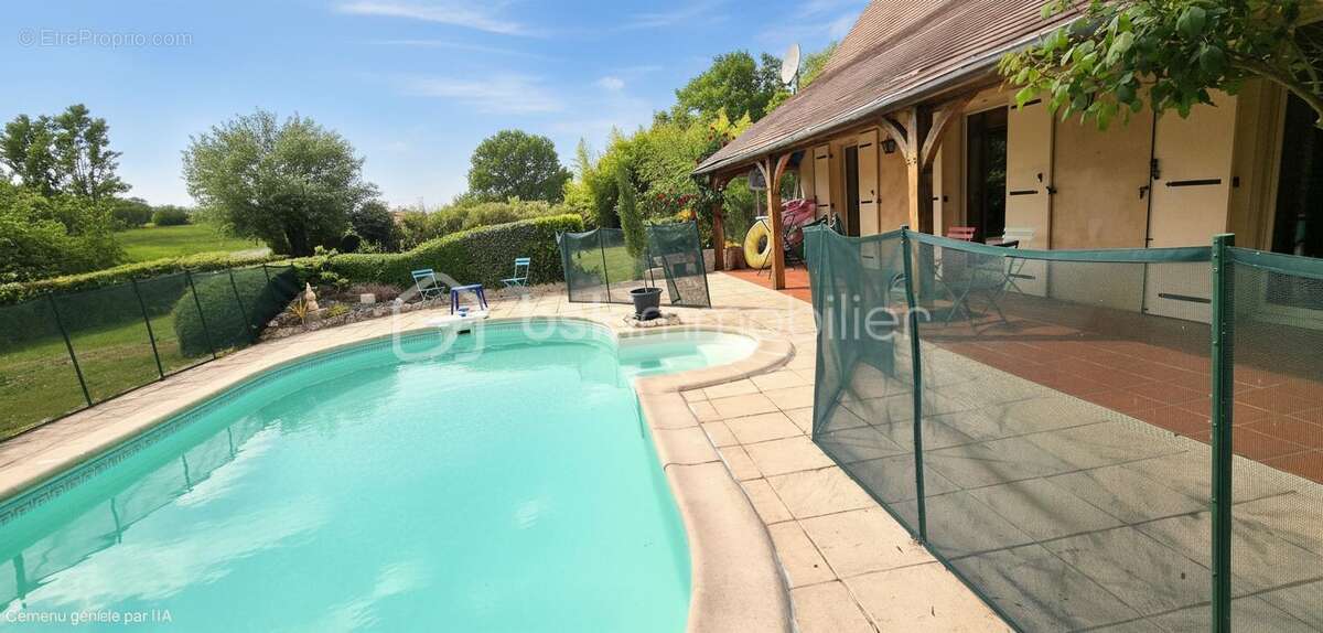  COUP DE CŒUR – Maison familiale avec piscine sur un parc de 3 600 m²- Double garage - Â SAINT SEURIN SUR L'ISLE - photo 5