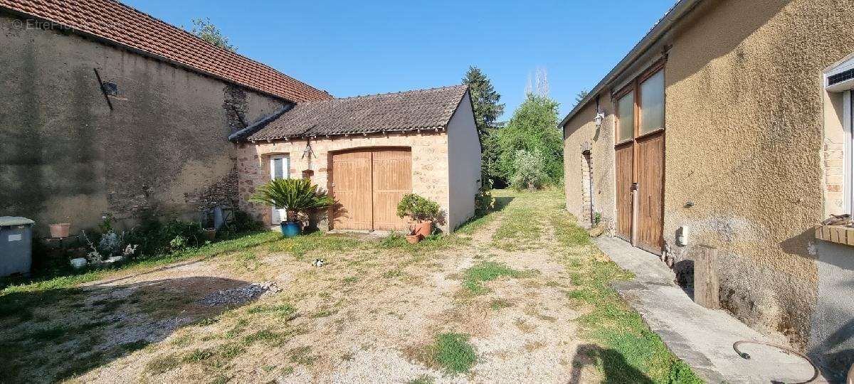 Maison 107 m² à Villebougis  - photo 2