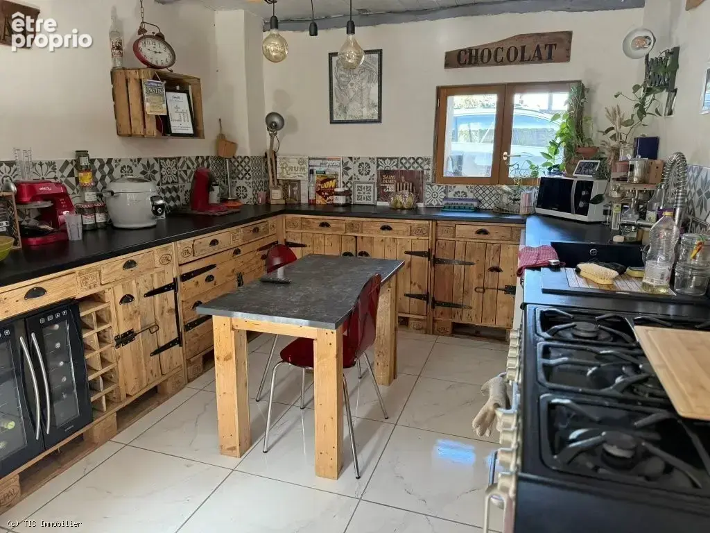 Maison en Pierre Avec Sa Piscine Chauffée et Dépendances Sur 4676m² - photo 10