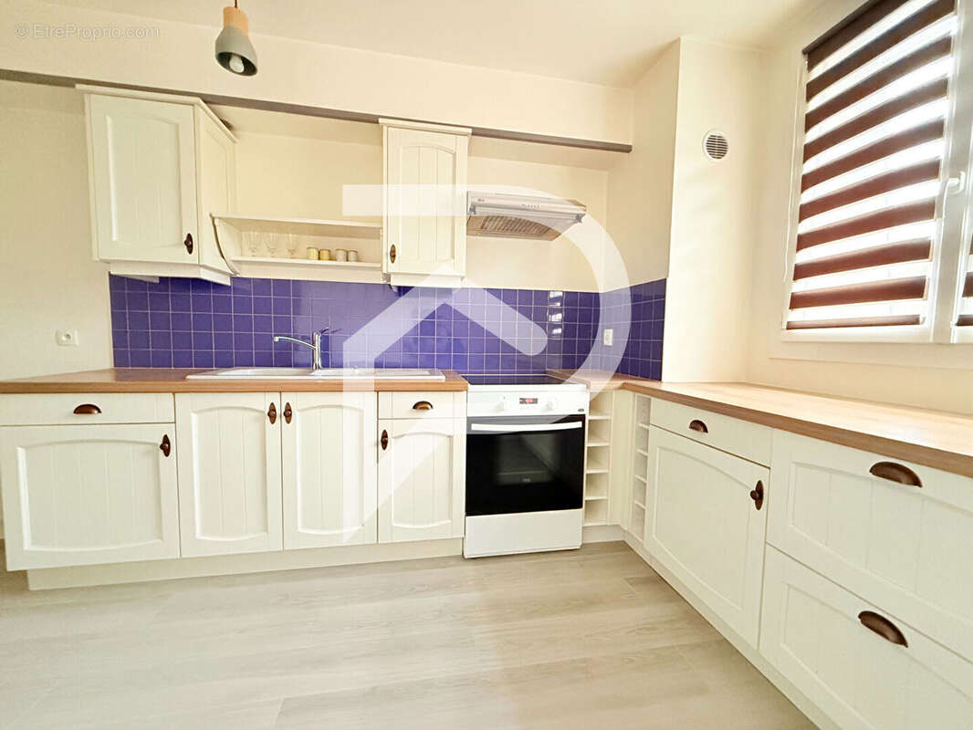 Appartement à SAINT-VAAST-LES-MELLO