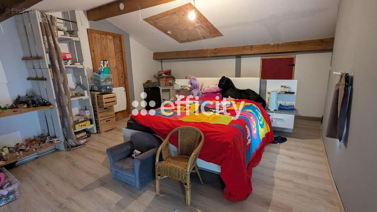 Maison à SAINT-REMY-SUR-DUROLLE