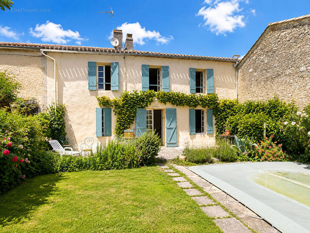 Maison à GENSAC