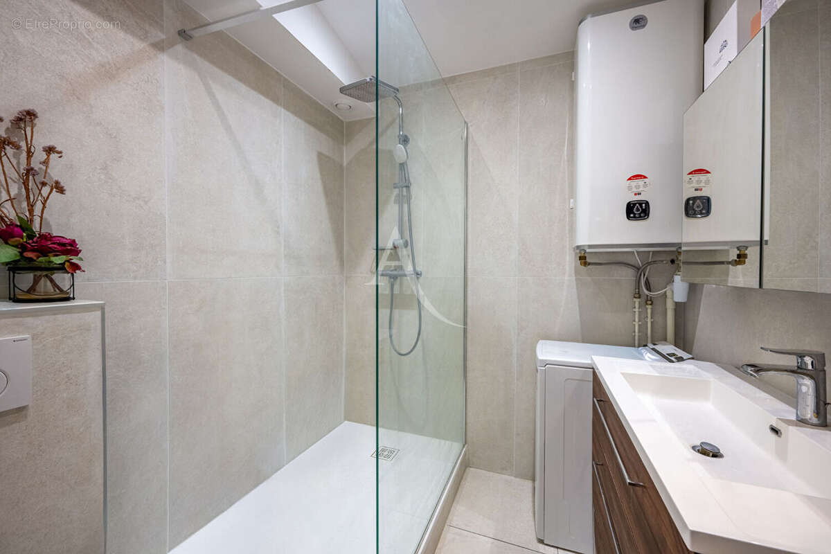 Appartement à LA GARENNE-COLOMBES