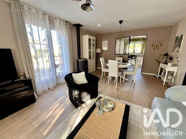 Maison 77 m² à Challans  - photo 4