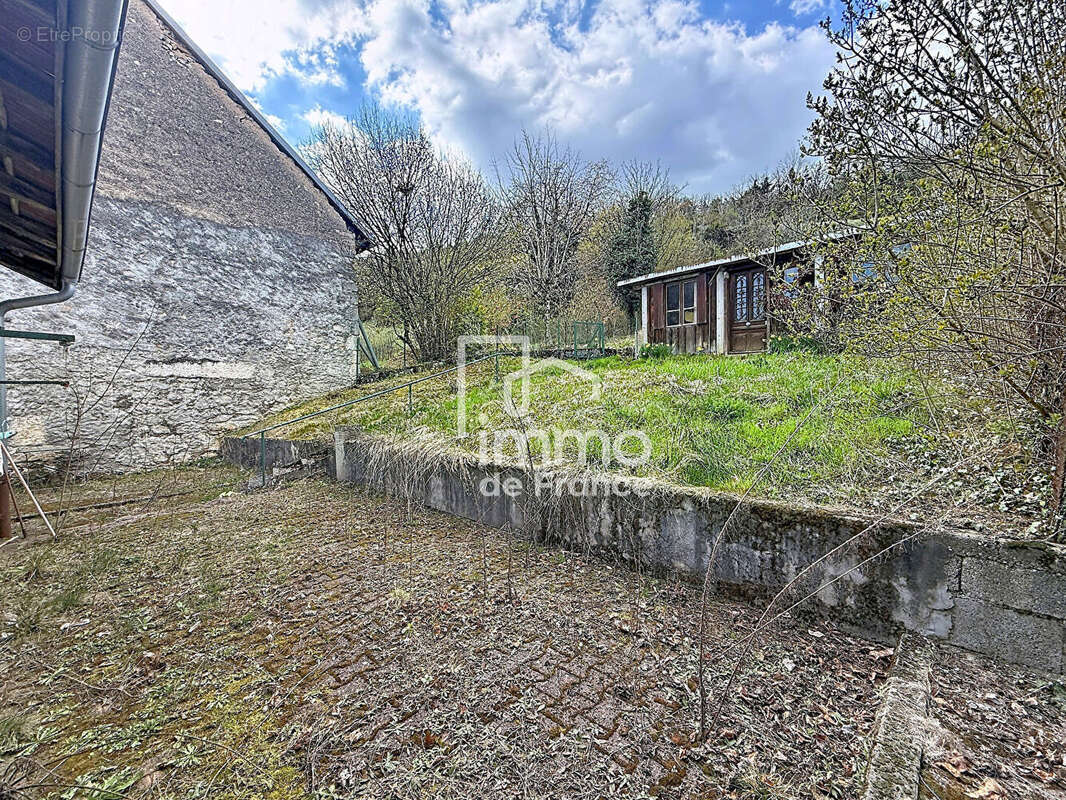Maison à BELLEGARDE-SUR-VALSERINE