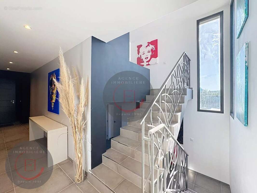 Maison à LES ADRETS-DE-L&#039;ESTEREL