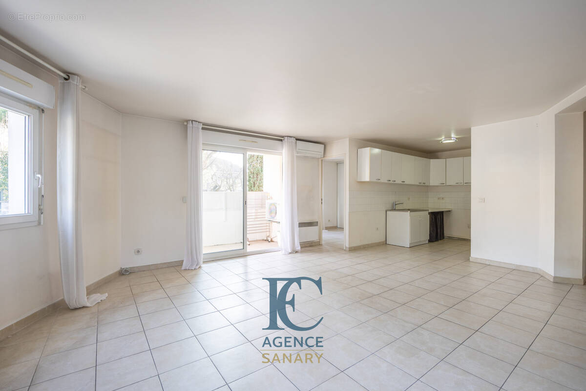 Appartement à SAINT-CYR-SUR-MER