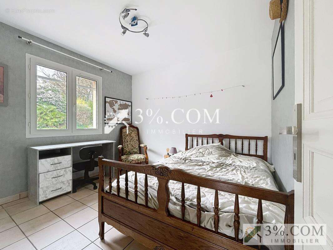 Maison à MONTELEGER