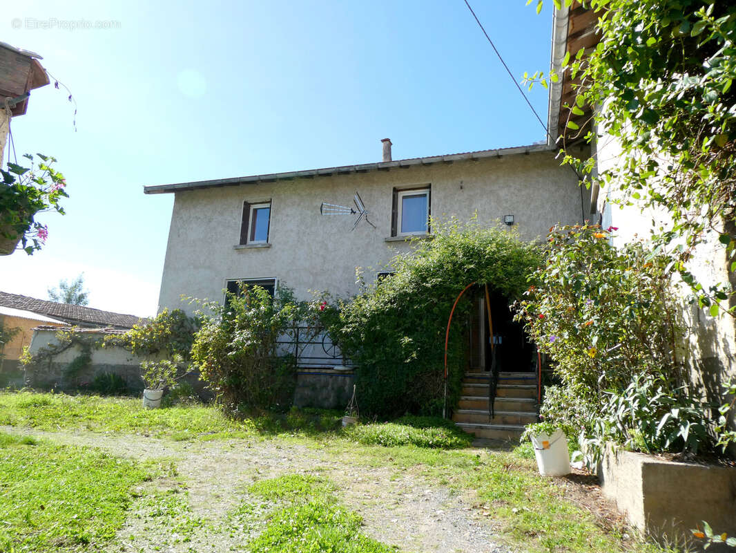 Maison à SAINT-CLEMENT-LES-PLACES