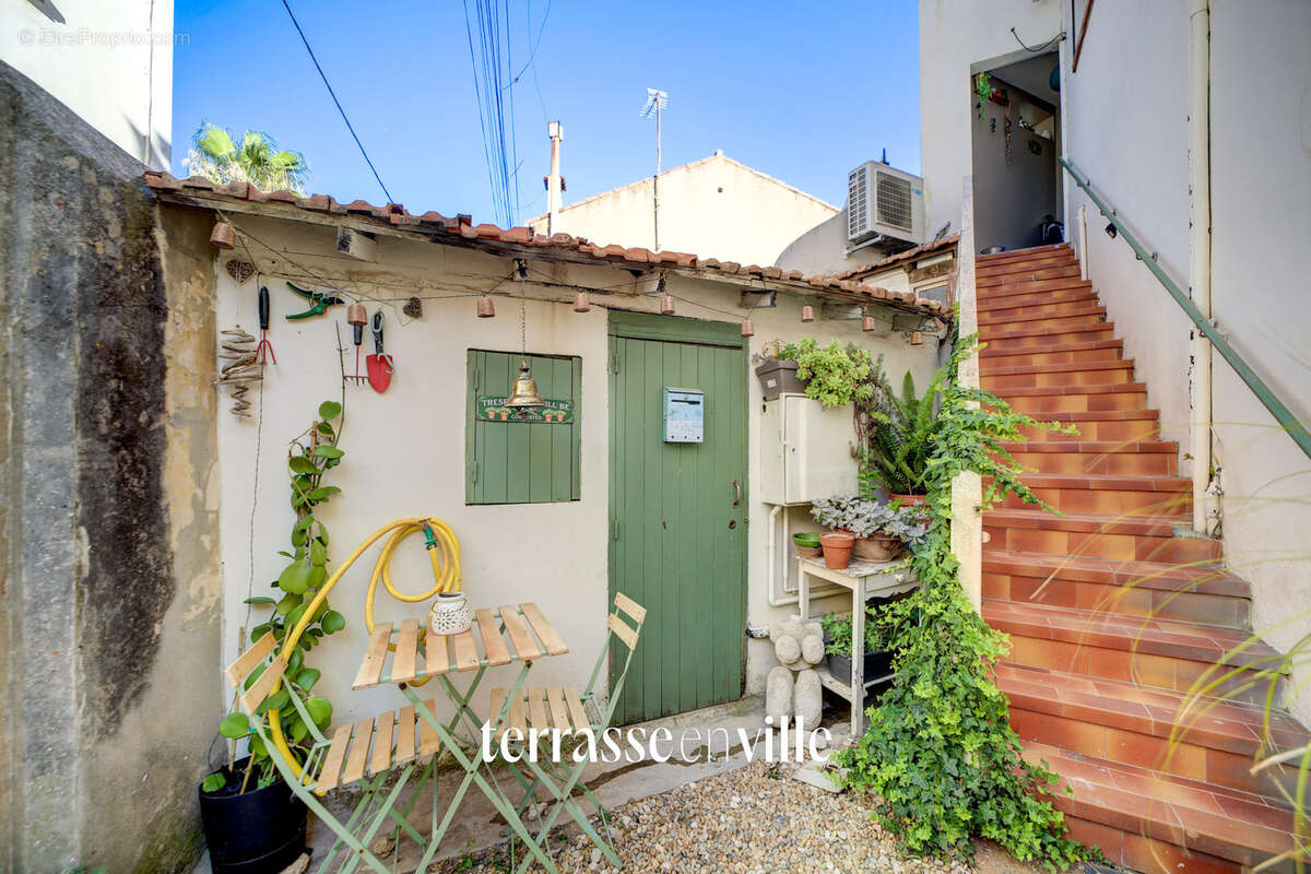 La ciotat - centre-ville - appartement de caractere  - vue 3 secs et crêtes- calme - parking - 425 000 € - photo 14