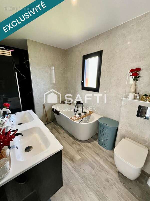 Photo 4 - Maison à SAINT-JULIEN-LES-ROSIERS