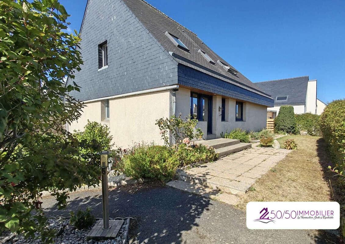 Maison 140 m² à Plougoulm  - photo 2
