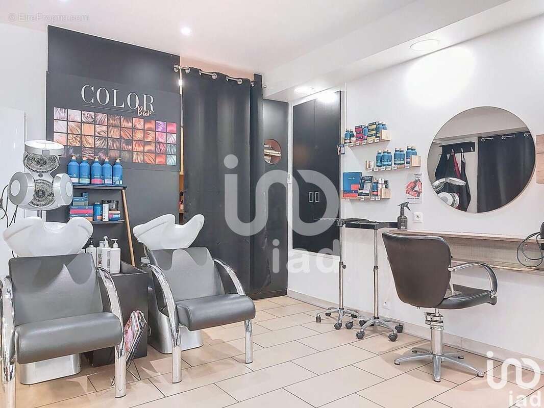 Photo 3 - Commerce à VILLEDIEU-LES-POELES