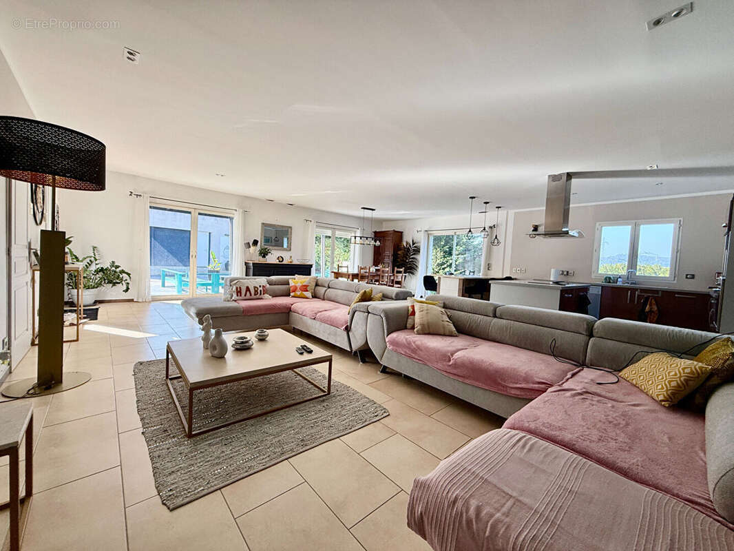 Maison à BAGNOLS-SUR-CEZE