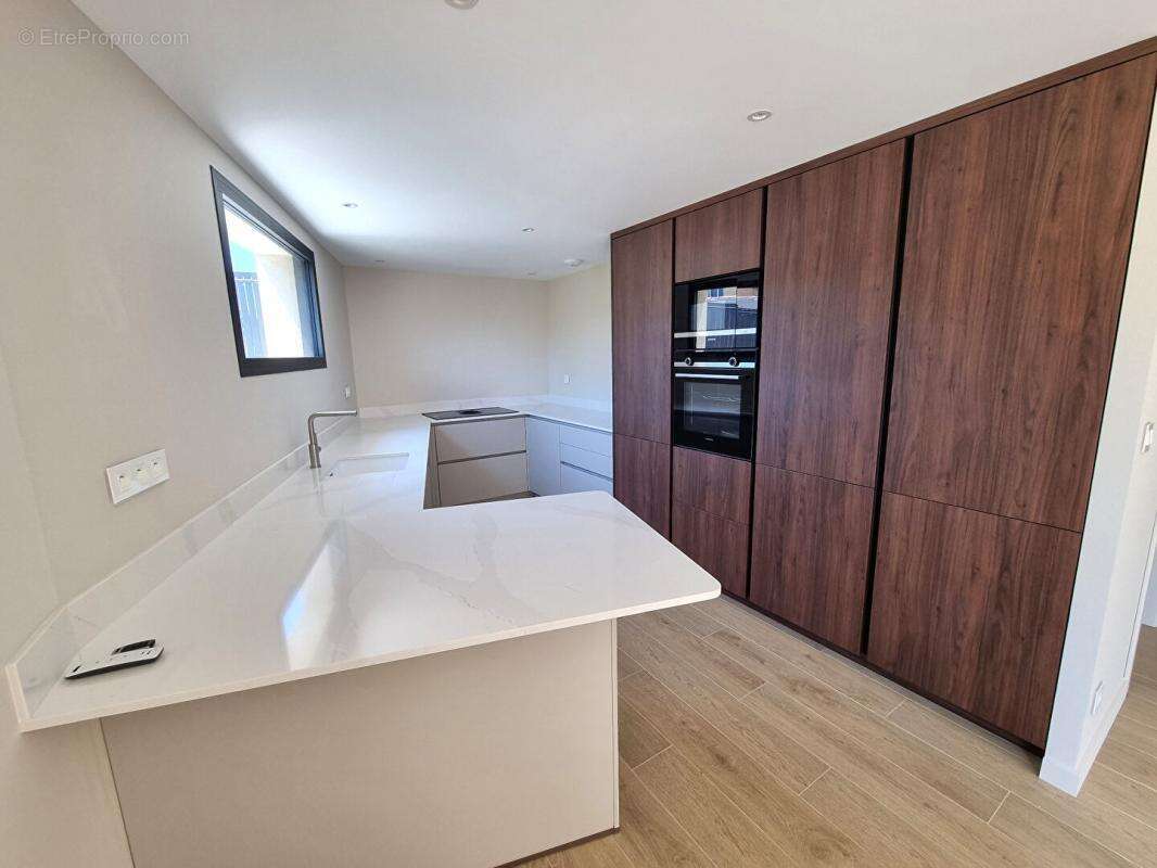 Maison à SAINT-CYR-SUR-MER