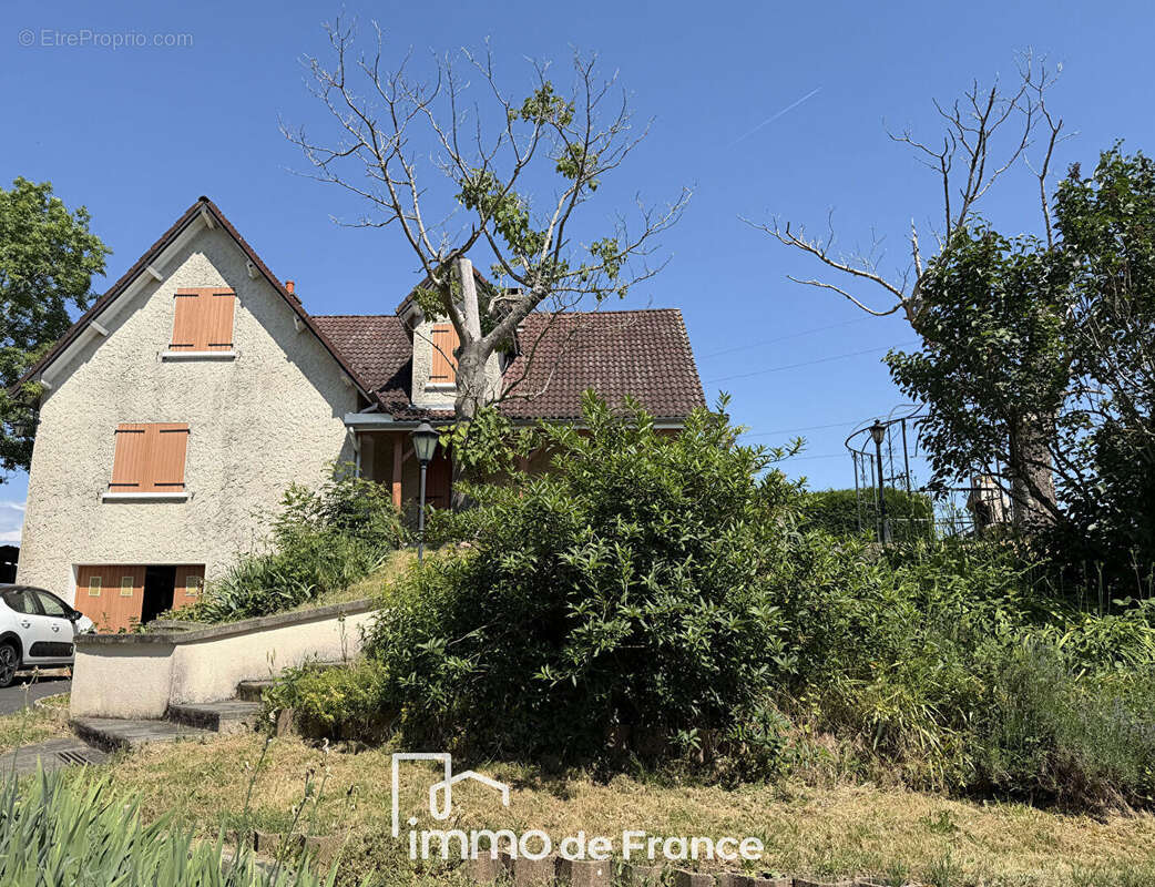 Proche Vallée du LOT- Maison isolée ( 150m2) avec piscine - photo 12