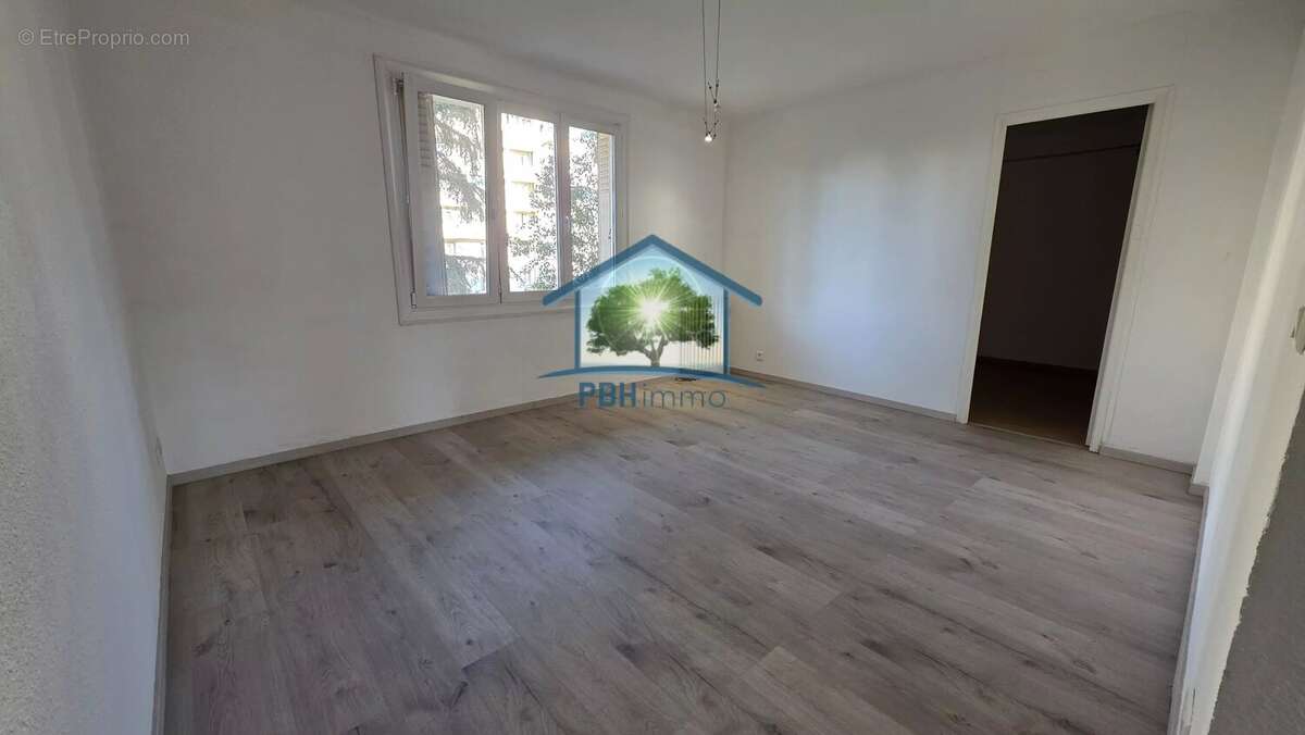 Appartement à MARSEILLE-9E