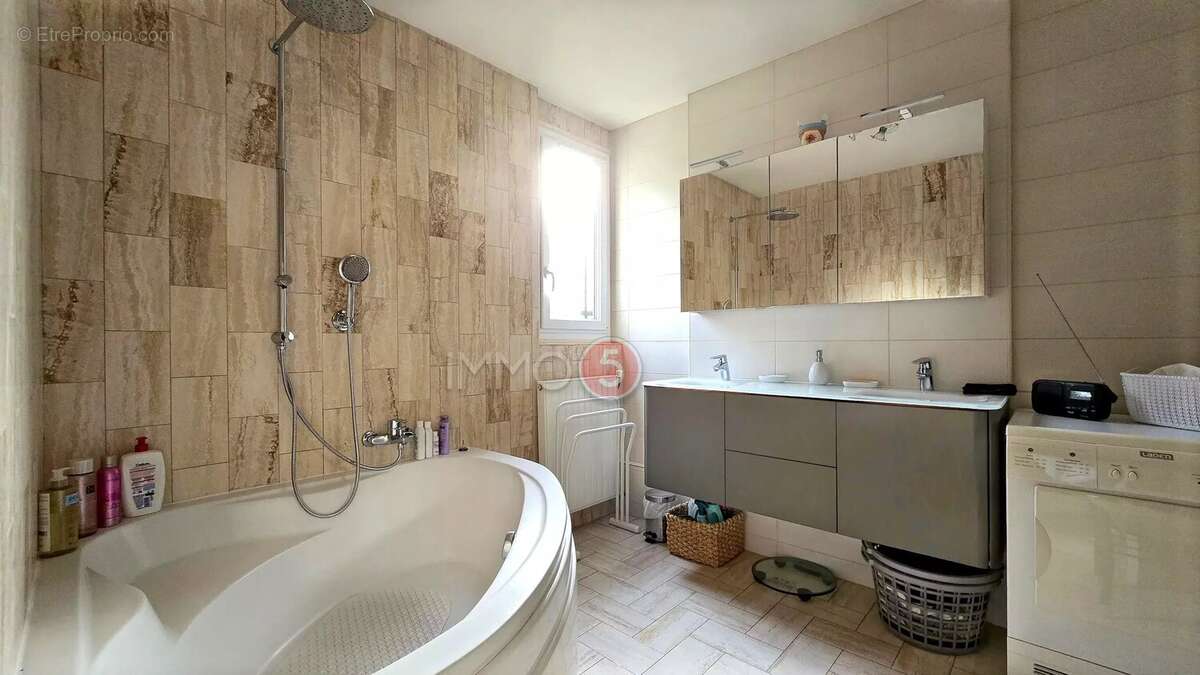 Appartement à LE RAINCY