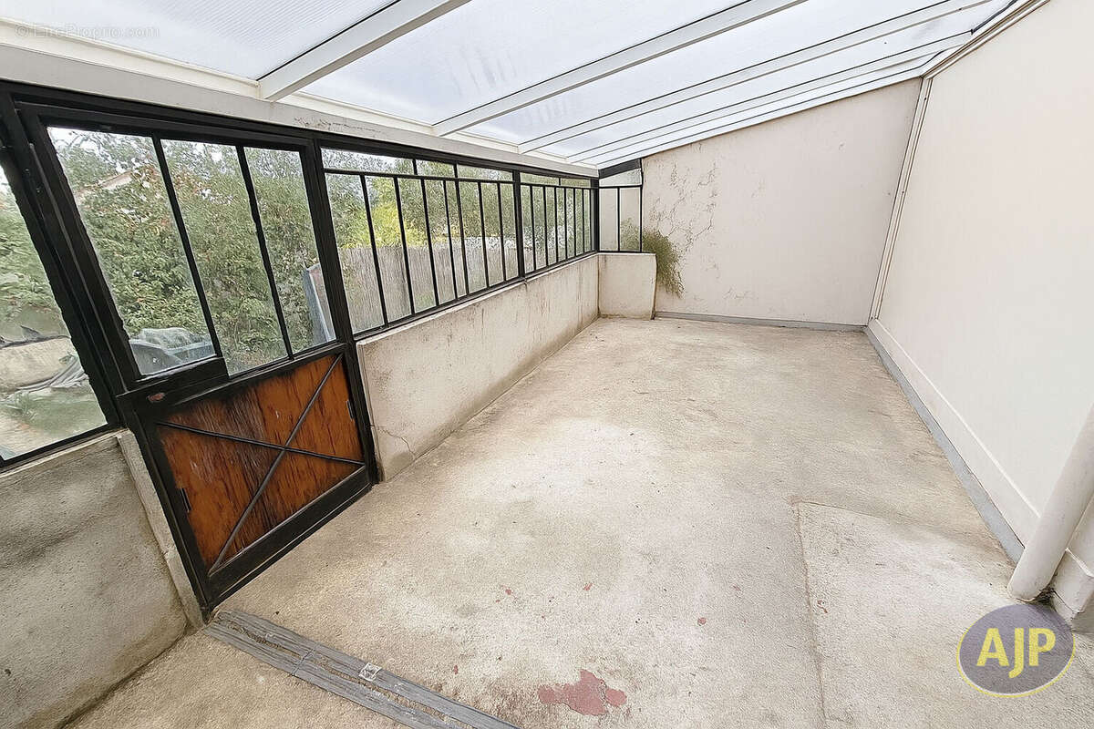 Maison à SAINT-MACAIRE-EN-MAUGES