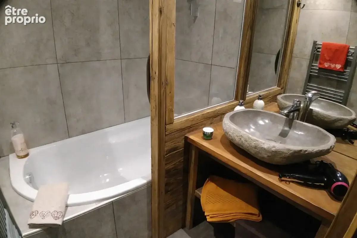 Chalet récent   2 km de plagne montalbert   sauna   charme & rentabilité locative - photo 9