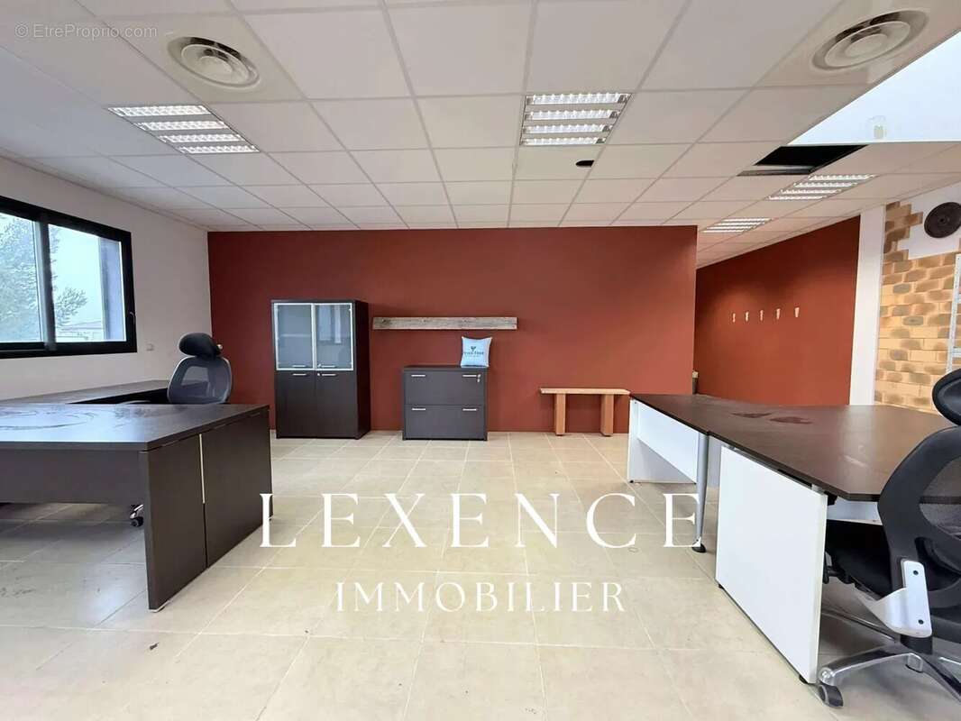 Commerce à EGUILLES