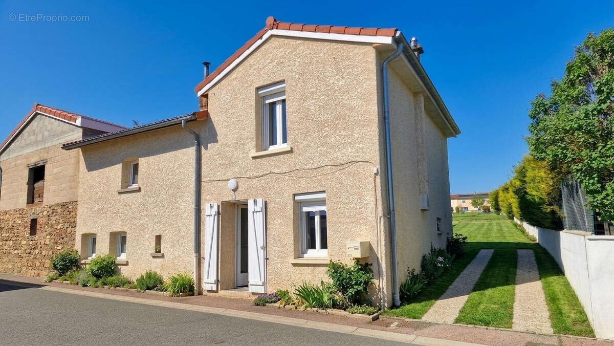 Maison à SAINT-GEORGES-HAUTE-VILLE