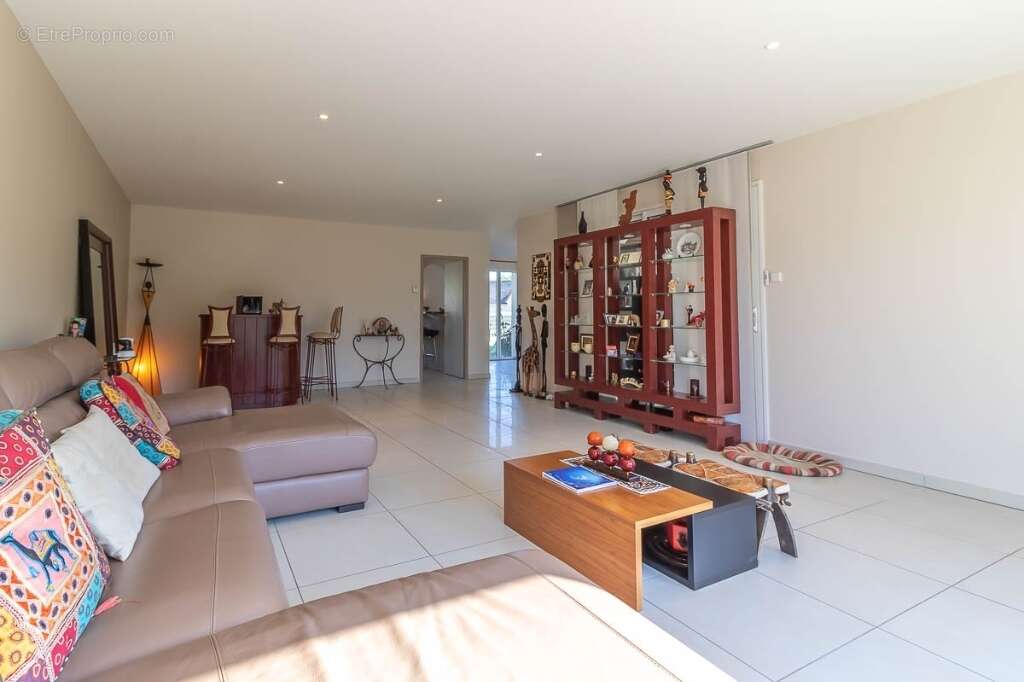 Maison à SELLES-SAINT-DENIS